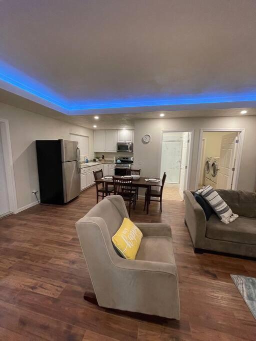 Brand New 2Br Cute Blue Led In North Fresno Daire Dış mekan fotoğraf